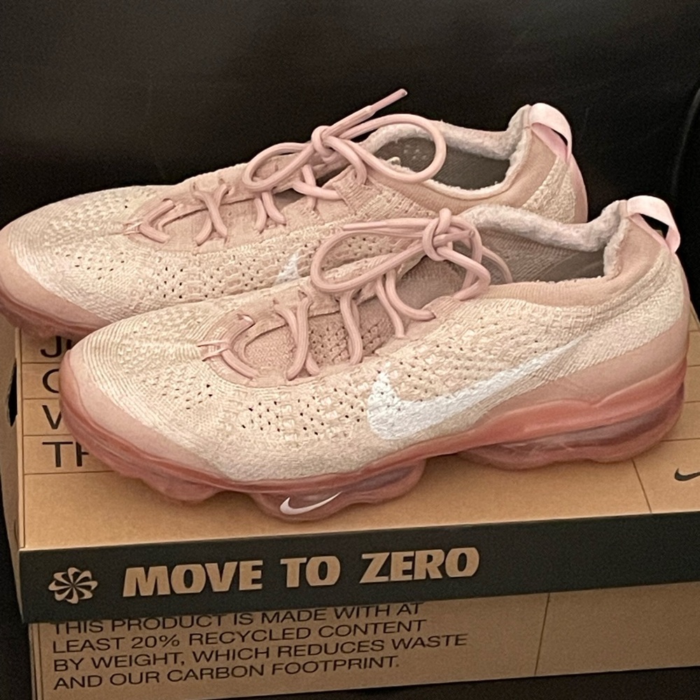 WMN VAPORMAX 2023